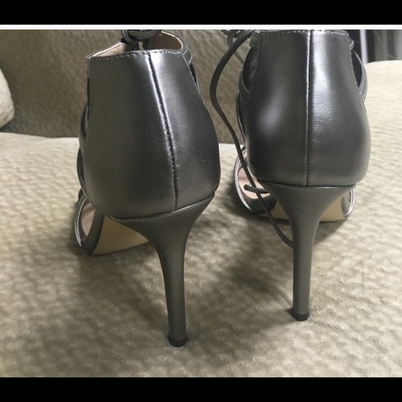 Bcbgmaxazria Metallic heels size 8 - Picture 8 of 8